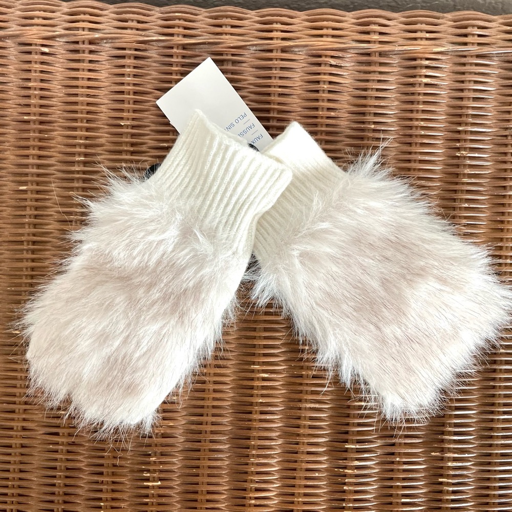 NEW Faux-Fur Fingerless Women’s Gloves Offwhite